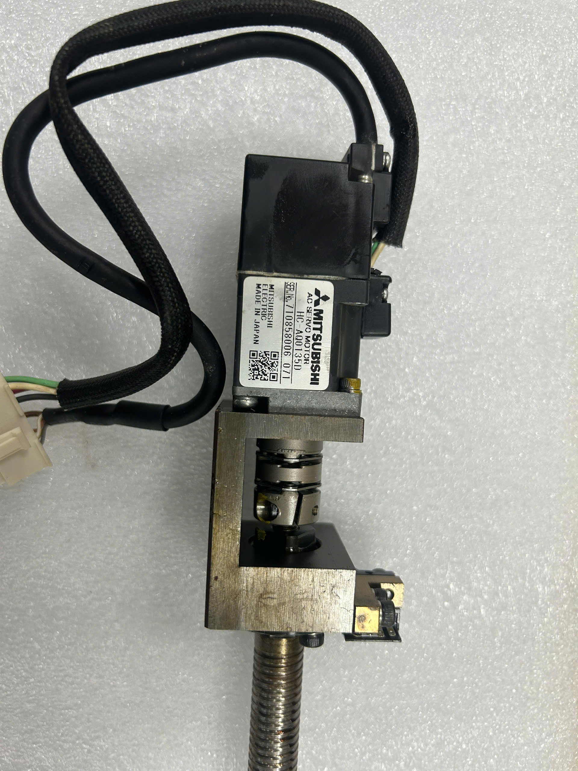 Motor HC-AQ0135D